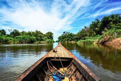  Journey to the Sky! Tutustutaan Vanhaan Vietnamiin Ja Sen Ihmeelliseen Tarinaan Journey to the Sky